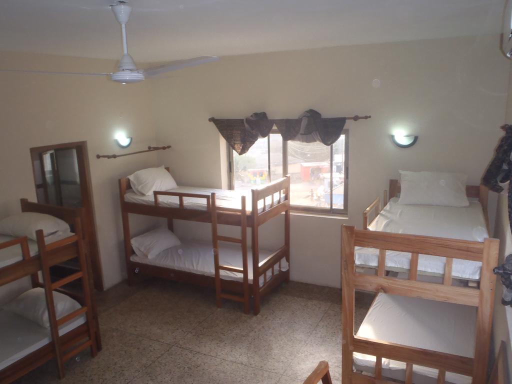 The Sleepy Hippo Hotel Accra Phòng bức ảnh